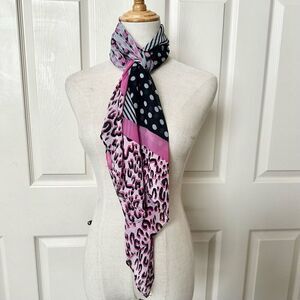 Pink cheetah pattern scarf
